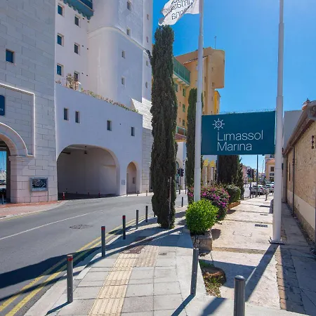 Perfect Vacation For Up To Six Guests With Balcony All Yours דירה